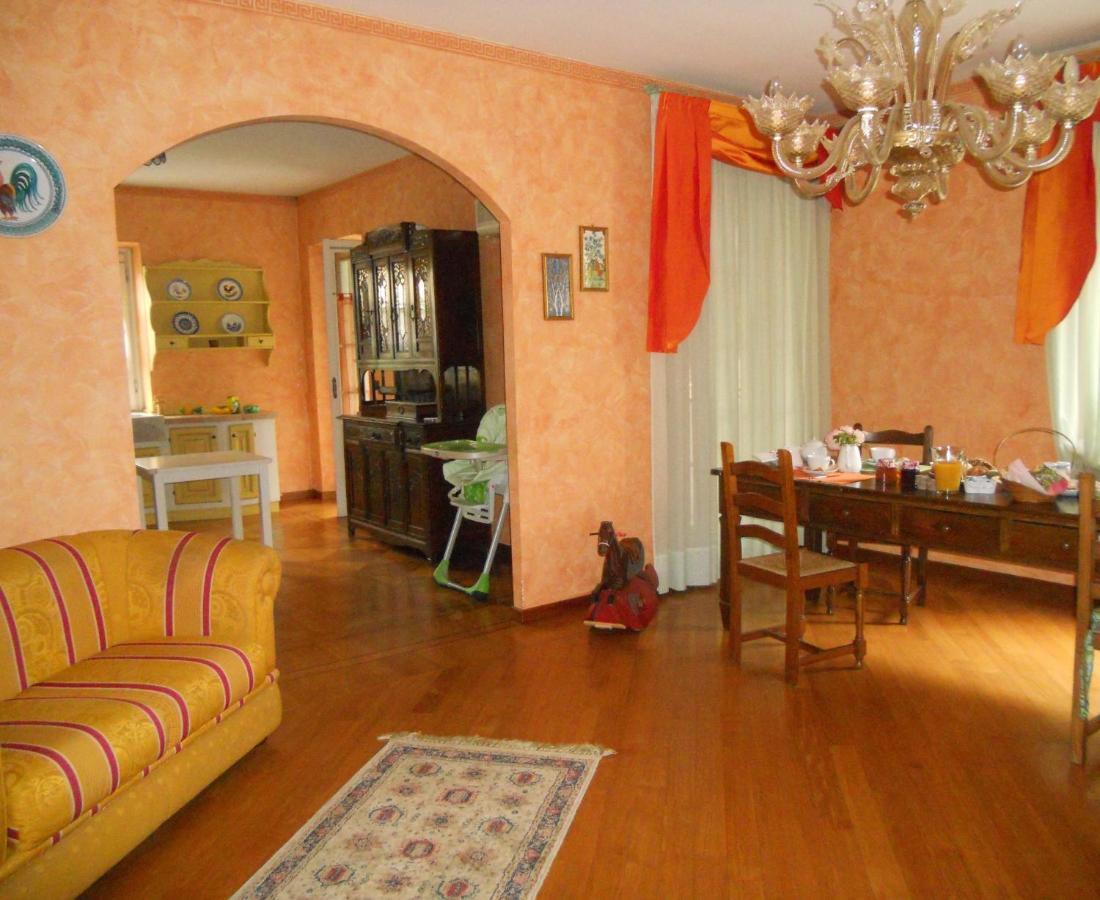 Beb Villa Aurora Carmagnola Rum bild